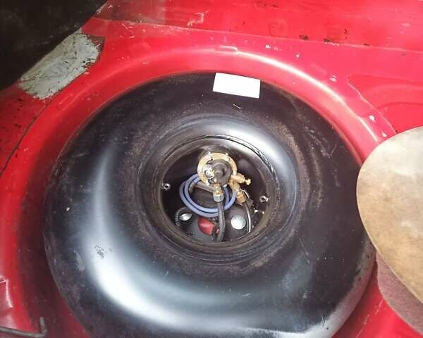 Красный Форд Сиерра, объемом двигателя 0 л и пробегом 350 тыс. км за 1100 $, фото 4 на Automoto.ua