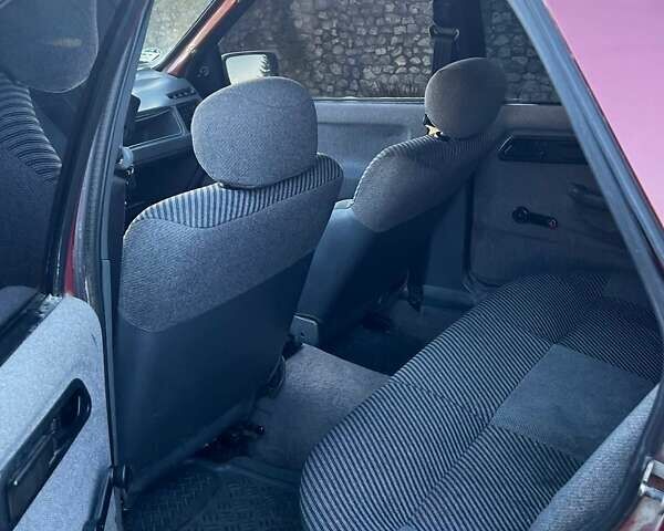 Красный Форд Сиерра, объемом двигателя 1.8 л и пробегом 555 тыс. км за 550 $, фото 4 на Automoto.ua