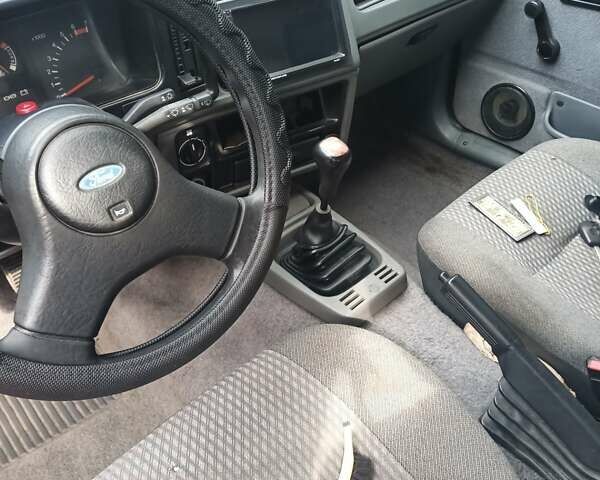 Красный Форд Сиерра, объемом двигателя 0 л и пробегом 350 тыс. км за 1100 $, фото 7 на Automoto.ua