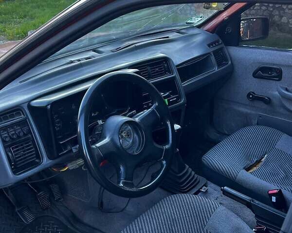 Красный Форд Сиерра, объемом двигателя 1.8 л и пробегом 555 тыс. км за 550 $, фото 5 на Automoto.ua