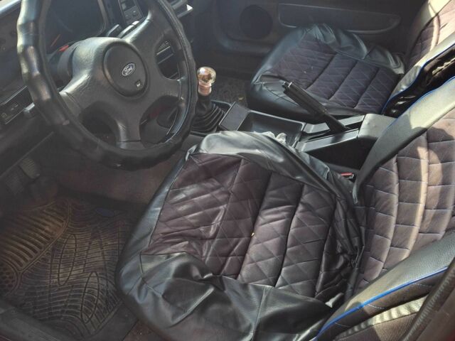 Красный Форд Сиерра, объемом двигателя 2 л и пробегом 50 тыс. км за 716 $, фото 2 на Automoto.ua