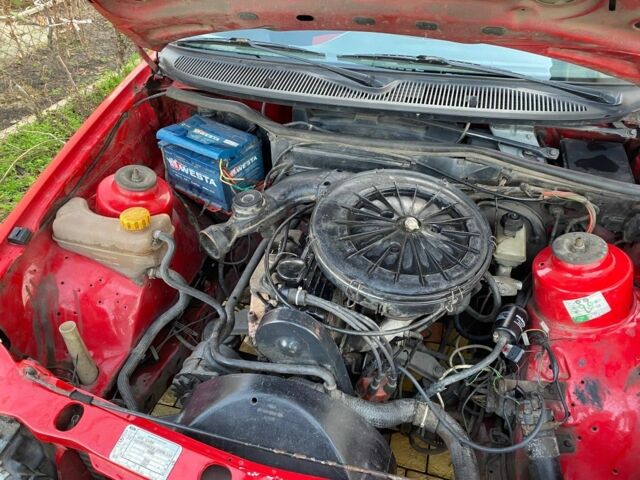 Красный Форд Сиерра, объемом двигателя 1.8 л и пробегом 168 тыс. км за 1200 $, фото 3 на Automoto.ua