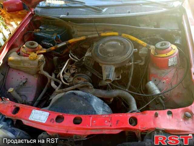 Красный Форд Сиерра, объемом двигателя 2 л и пробегом 123 тыс. км за 653 $, фото 3 на Automoto.ua