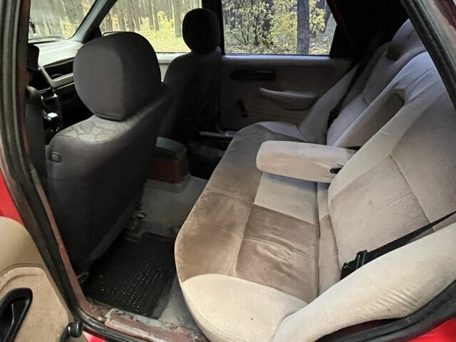 Червоний Форд Сієрра, об'ємом двигуна 2 л та пробігом 3 тис. км за 900 $, фото 5 на Automoto.ua