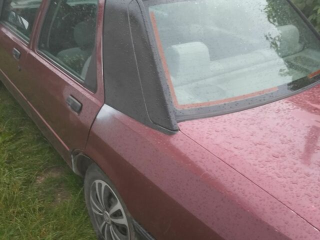 Красный Форд Сиерра, объемом двигателя 2 л и пробегом 440 тыс. км за 500 $, фото 1 на Automoto.ua