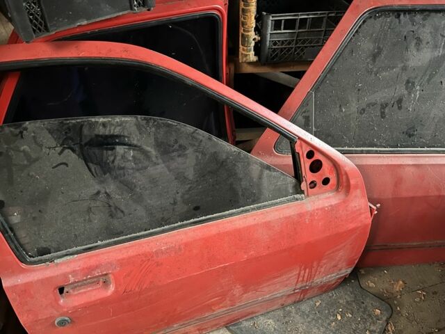 Червоний Форд Сієрра, об'ємом двигуна 2 л та пробігом 3 тис. км за 900 $, фото 21 на Automoto.ua