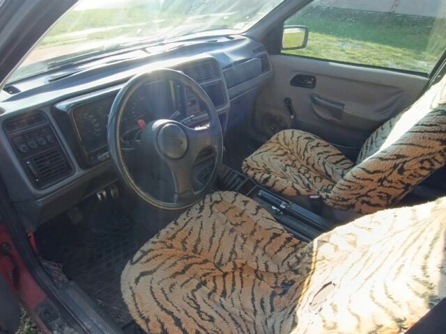 Красный Форд Сиерра, объемом двигателя 2 л и пробегом 333 тыс. км за 350 $, фото 5 на Automoto.ua