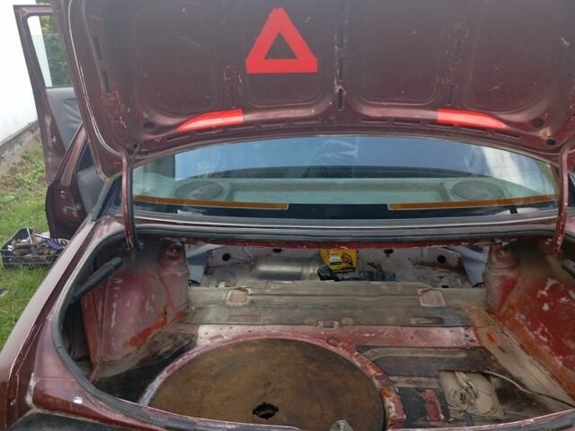 Красный Форд Сиерра, объемом двигателя 2 л и пробегом 440 тыс. км за 500 $, фото 4 на Automoto.ua