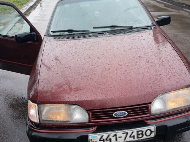 Красный Форд Сиерра, объемом двигателя 2 л и пробегом 440 тыс. км за 500 $, фото 5 на Automoto.ua
