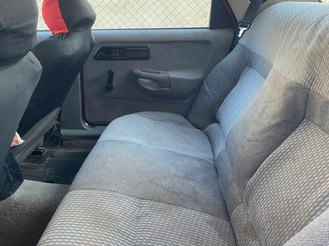 Красный Форд Сиерра, объемом двигателя 1.8 л и пробегом 168 тыс. км за 1200 $, фото 4 на Automoto.ua