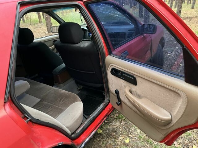 Червоний Форд Сієрра, об'ємом двигуна 2 л та пробігом 3 тис. км за 900 $, фото 8 на Automoto.ua