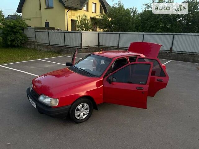 Красный Форд Сиерра, объемом двигателя 1.6 л и пробегом 250 тыс. км за 1000 $, фото 3 на Automoto.ua