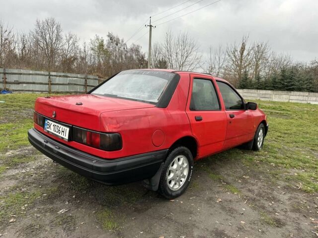 Красный Форд Сиерра, объемом двигателя 1.8 л и пробегом 300 тыс. км за 750 $, фото 4 на Automoto.ua