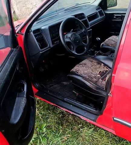 Червоний Форд Сієрра, об'ємом двигуна 1.8 л та пробігом 320 тис. км за 900 $, фото 4 на Automoto.ua