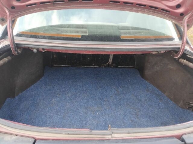 Форд Сієрра 1990 у Івано-Франківську на Automoto.ua Червоний Форд Сієрра, об'ємом двигуна 2 л та пробігом 300 тис. км за 1250 $, фото 7 на Automoto.ua