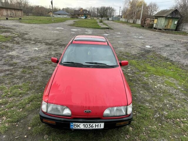 Красный Форд Сиерра, объемом двигателя 1.8 л и пробегом 300 тыс. км за 750 $, фото 7 на Automoto.ua