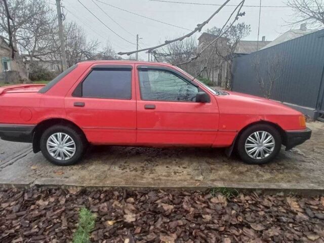 Красный Форд Сиерра, объемом двигателя 2 л и пробегом 250 тыс. км за 1200 $, фото 1 на Automoto.ua