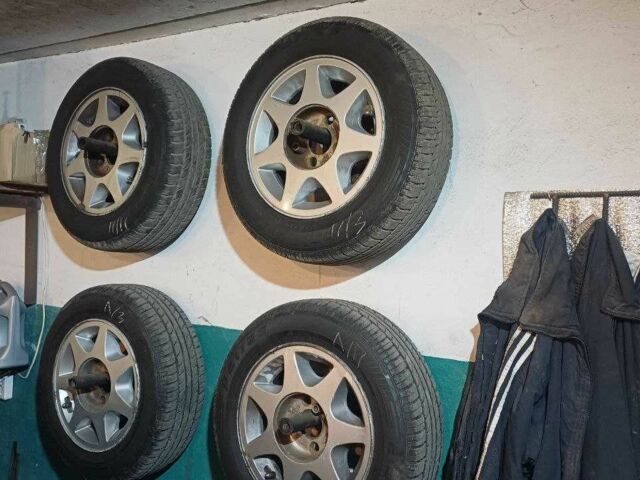 Красный Форд Сиерра, объемом двигателя 2 л и пробегом 250 тыс. км за 1200 $, фото 14 на Automoto.ua