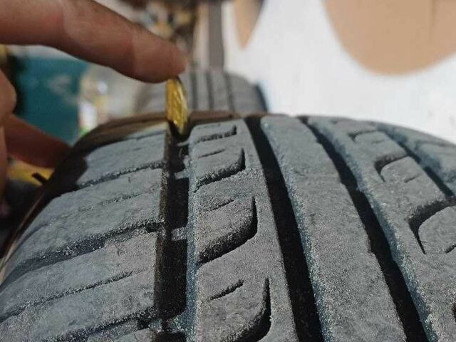 Красный Форд Сиерра, объемом двигателя 2 л и пробегом 250 тыс. км за 1200 $, фото 11 на Automoto.ua