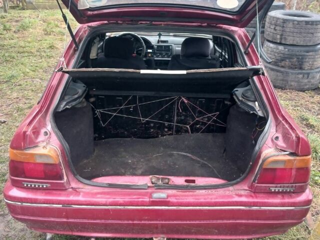 Красный Форд Сиерра, объемом двигателя 1 л и пробегом 555 тыс. км за 700 $, фото 5 на Automoto.ua