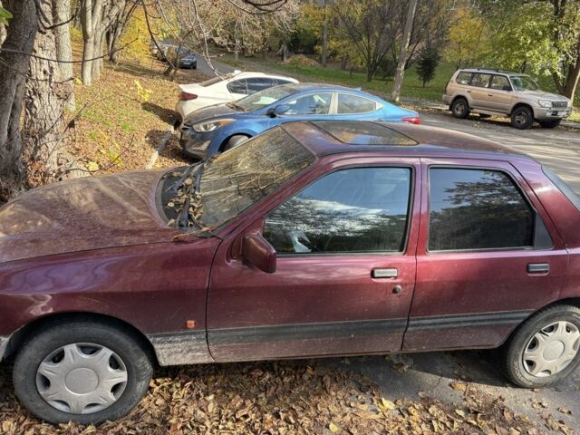 Красный Форд Сиерра, объемом двигателя 2 л и пробегом 3 тыс. км за 716 $, фото 7 на Automoto.ua