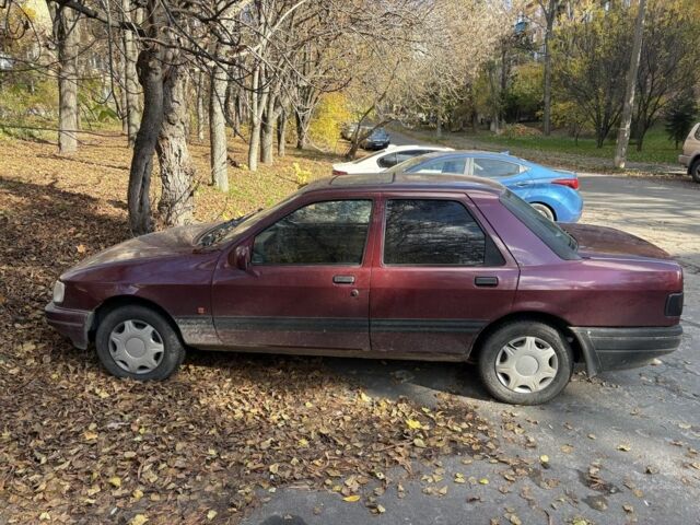 Красный Форд Сиерра, объемом двигателя 2 л и пробегом 3 тыс. км за 716 $, фото 6 на Automoto.ua