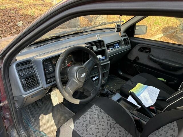 Красный Форд Сиерра, объемом двигателя 2 л и пробегом 3 тыс. км за 716 $, фото 4 на Automoto.ua