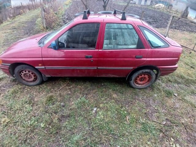 Красный Форд Сиерра, объемом двигателя 1 л и пробегом 555 тыс. км за 700 $, фото 3 на Automoto.ua