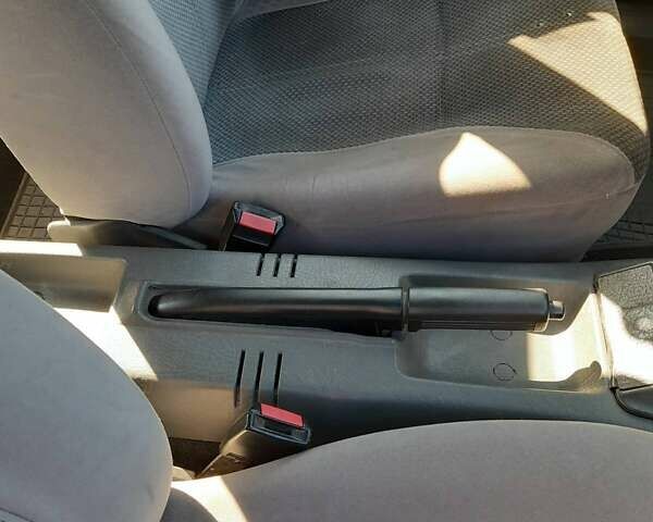 Красный Форд Сиерра, объемом двигателя 1.6 л и пробегом 250 тыс. км за 1500 $, фото 15 на Automoto.ua