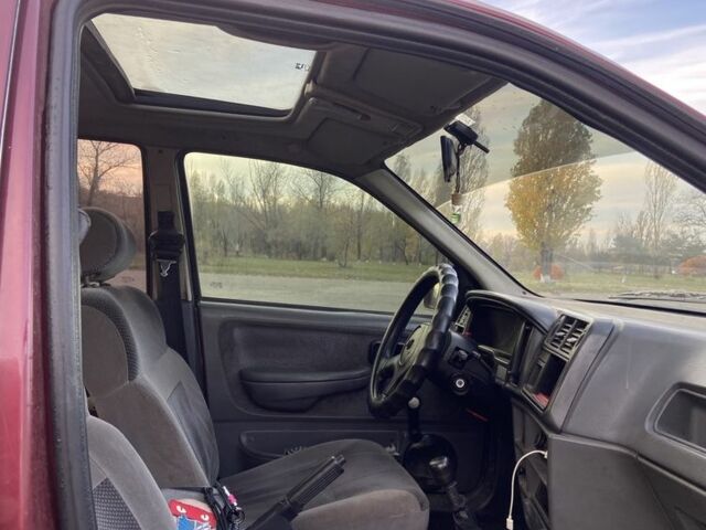 Красный Форд Сиерра, объемом двигателя 2 л и пробегом 350 тыс. км за 1100 $, фото 3 на Automoto.ua