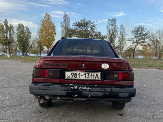 Красный Форд Сиерра, объемом двигателя 2 л и пробегом 350 тыс. км за 1100 $, фото 4 на Automoto.ua