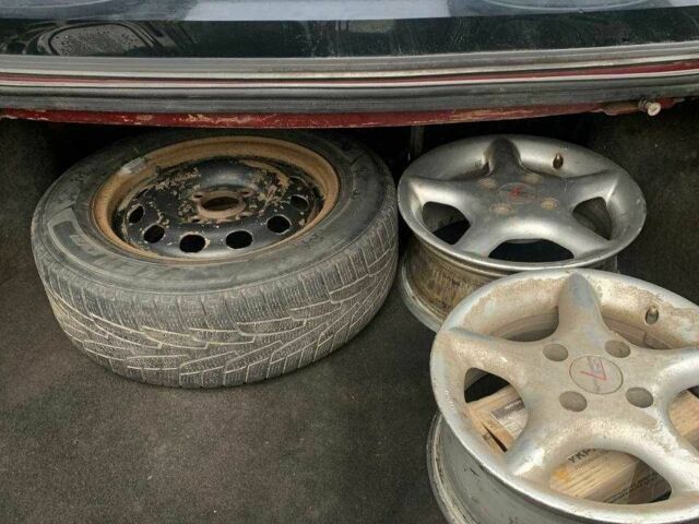 Красный Форд Сиерра, объемом двигателя 2 л и пробегом 200 тыс. км за 1500 $, фото 11 на Automoto.ua