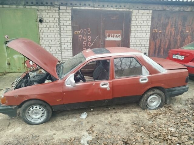 Красный Форд Сиерра, объемом двигателя 2 л и пробегом 200 тыс. км за 451 $, фото 3 на Automoto.ua