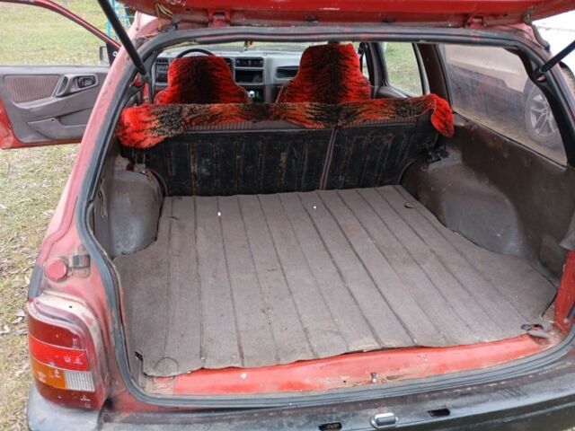 Красный Форд Сиерра, объемом двигателя 1.6 л и пробегом 100 тыс. км за 617 $, фото 5 на Automoto.ua