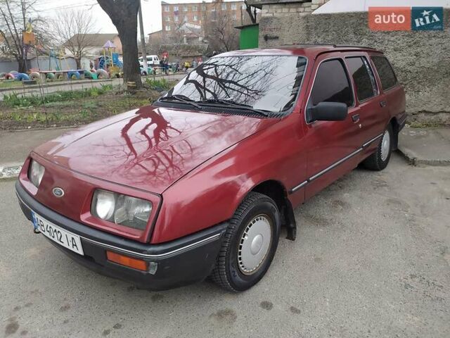 Червоний Форд Сієрра, об'ємом двигуна 1.8 л та пробігом 250 тис. км за 1800 $, фото 3 на Automoto.ua