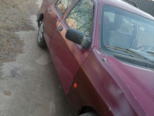 Красный Форд Сиерра, объемом двигателя 2 л и пробегом 190 тыс. км за 430 $, фото 2 на Automoto.ua