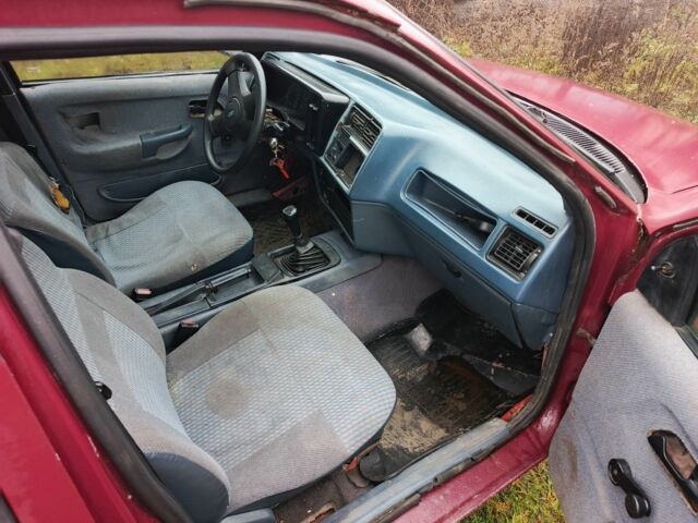 Червоний Форд Сієрра, об'ємом двигуна 0 л та пробігом 72 тис. км за 600 $, фото 1 на Automoto.ua