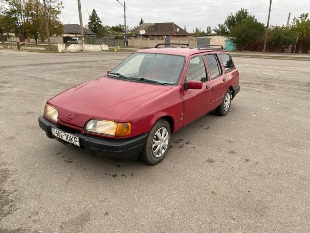 Красный Форд Сиерра, объемом двигателя 1.8 л и пробегом 150 тыс. км за 799 $, фото 1 на Automoto.ua