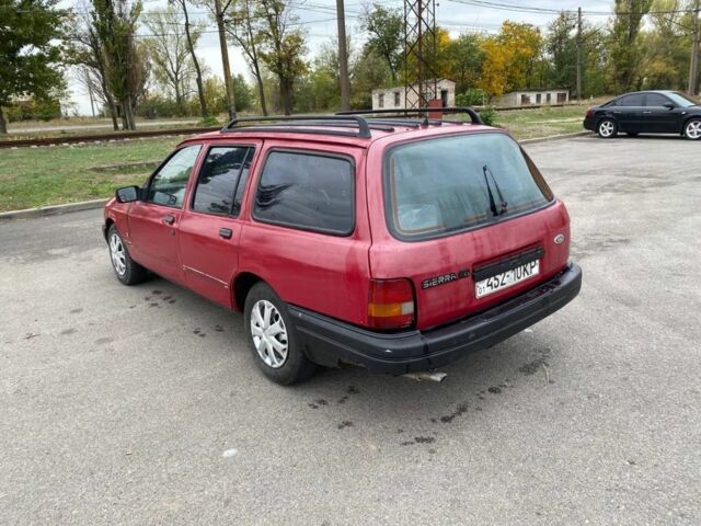 Красный Форд Сиерра, объемом двигателя 1.8 л и пробегом 150 тыс. км за 799 $, фото 3 на Automoto.ua