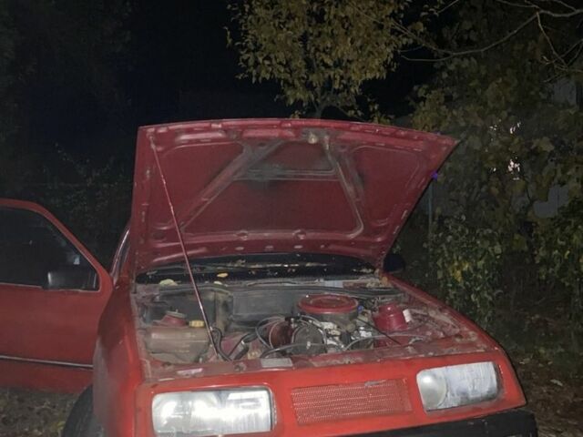 Красный Форд Сиерра, объемом двигателя 2 л и пробегом 3 тыс. км за 475 $, фото 2 на Automoto.ua