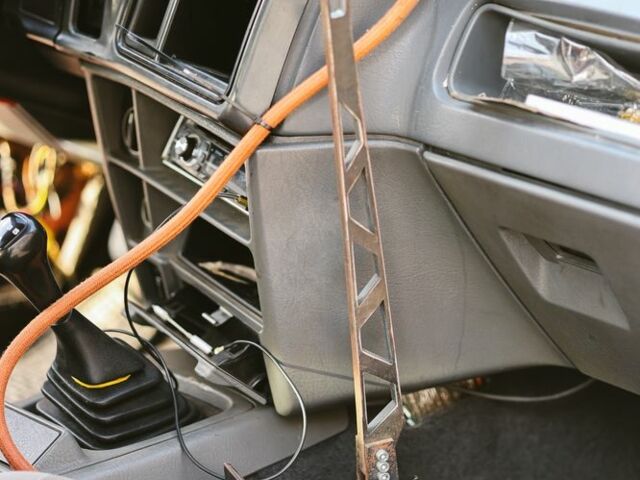 Красный Форд Сиерра, объемом двигателя 1.6 л и пробегом 200 тыс. км за 997 $, фото 7 на Automoto.ua