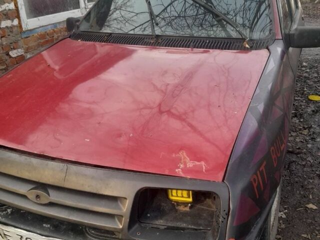 Красный Форд Сиерра, объемом двигателя 1.8 л и пробегом 195 тыс. км за 12 $, фото 4 на Automoto.ua