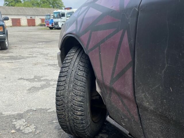 Красный Форд Сиерра, объемом двигателя 1.8 л и пробегом 195 тыс. км за 12 $, фото 1 на Automoto.ua