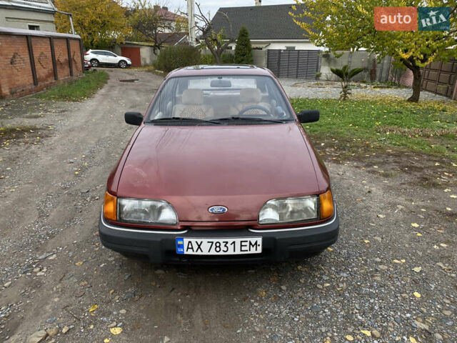 Красный Форд Сиерра, объемом двигателя 1.6 л и пробегом 200 тыс. км за 1450 $, фото 6 на Automoto.ua