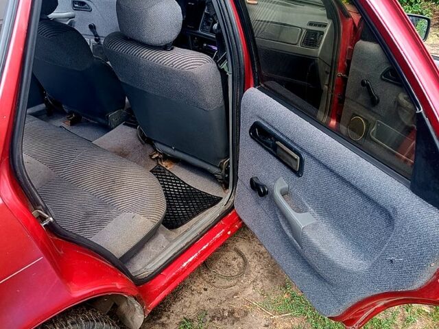 Красный Форд Сиерра, объемом двигателя 2 л и пробегом 222 тыс. км за 1080 $, фото 3 на Automoto.ua