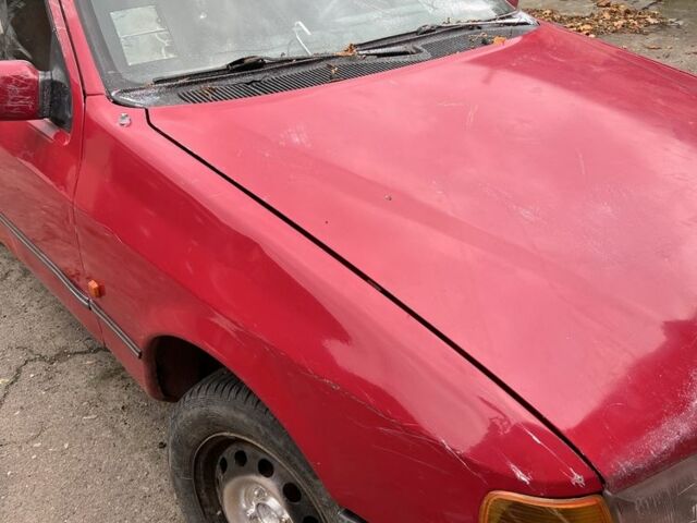 Красный Форд Сиерра, объемом двигателя 2 л и пробегом 100 тыс. км за 350 $, фото 6 на Automoto.ua
