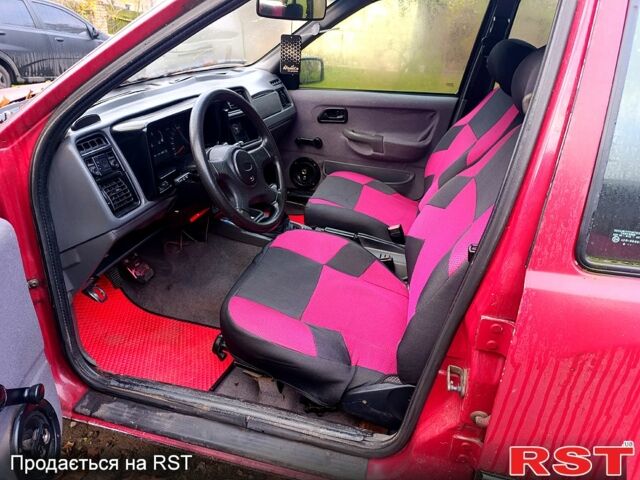 Червоний Форд Сієрра, об'ємом двигуна 2 л та пробігом 200 тис. км за 1200 $, фото 4 на Automoto.ua