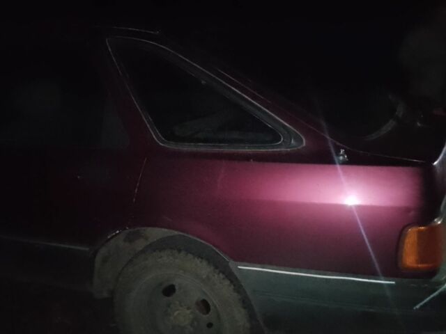 Красный Форд Сиерра, объемом двигателя 0 л и пробегом 90 тыс. км за 642 $, фото 2 на Automoto.ua