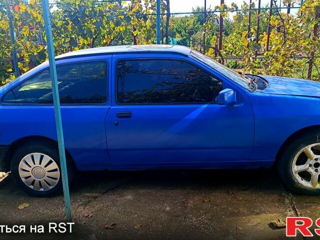 Форд Сиерра, объемом двигателя 1.8 л и пробегом 300 тыс. км за 700 $, фото 1 на Automoto.ua