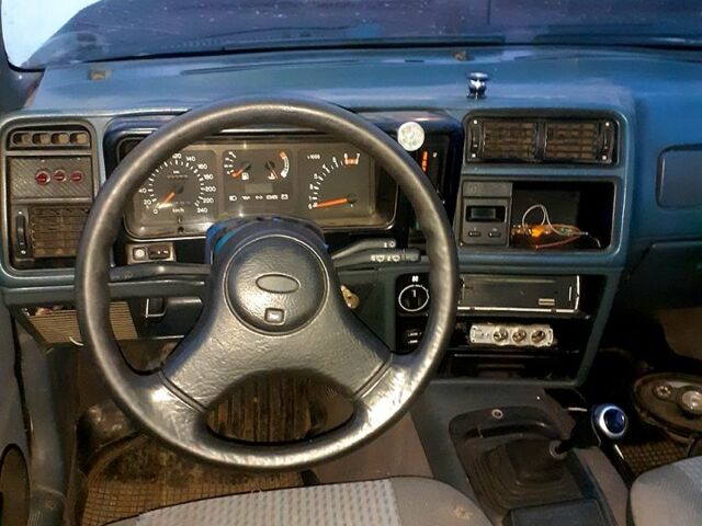 Форд Сієрра, об'ємом двигуна 1.8 л та пробігом 150 тис. км за 500 $, фото 4 на Automoto.ua